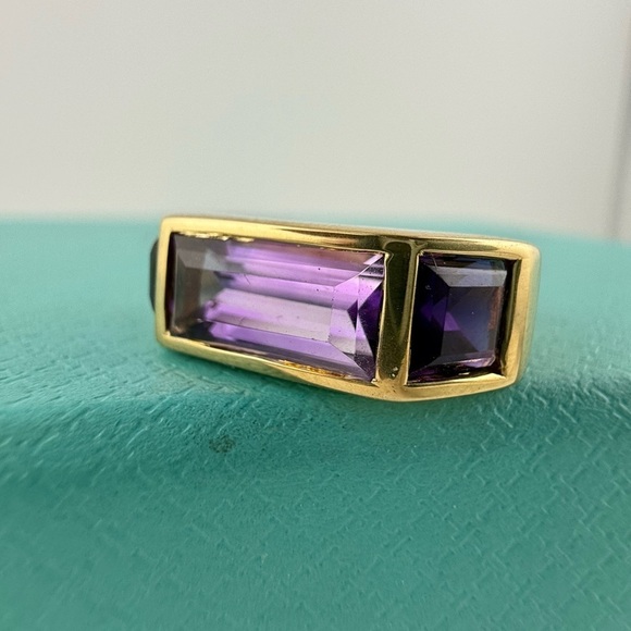 Vintage Tiffany & Co. Baguette Three-stone Ring Amethyst in 18k Yellow Gold 7g - Picture 5 of 11